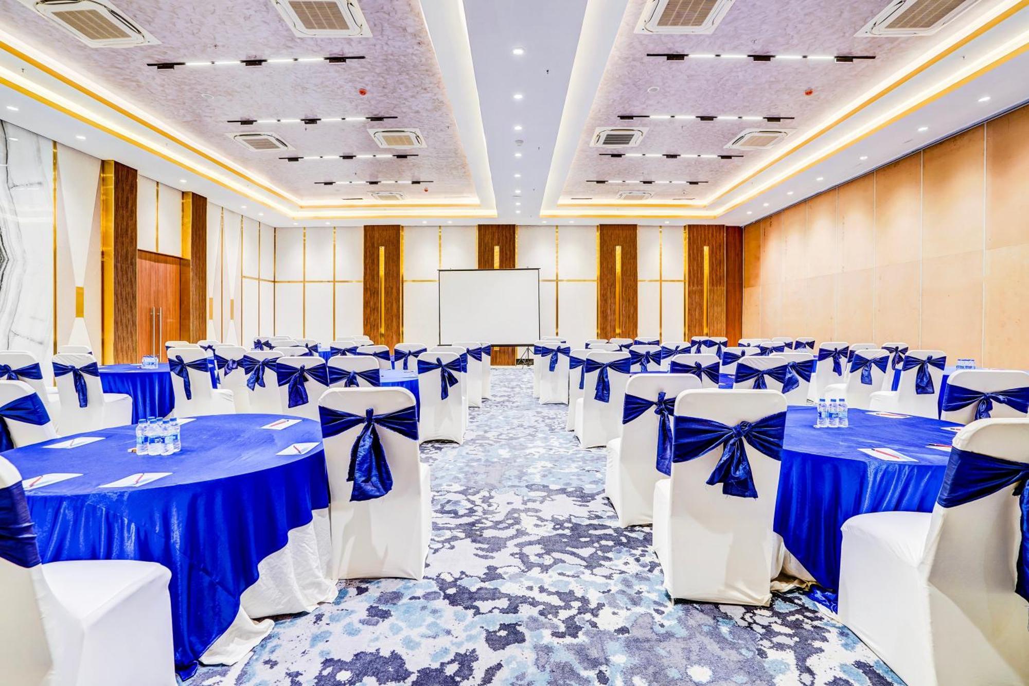 Sunday Hotels And Residences 古尔冈 外观 照片