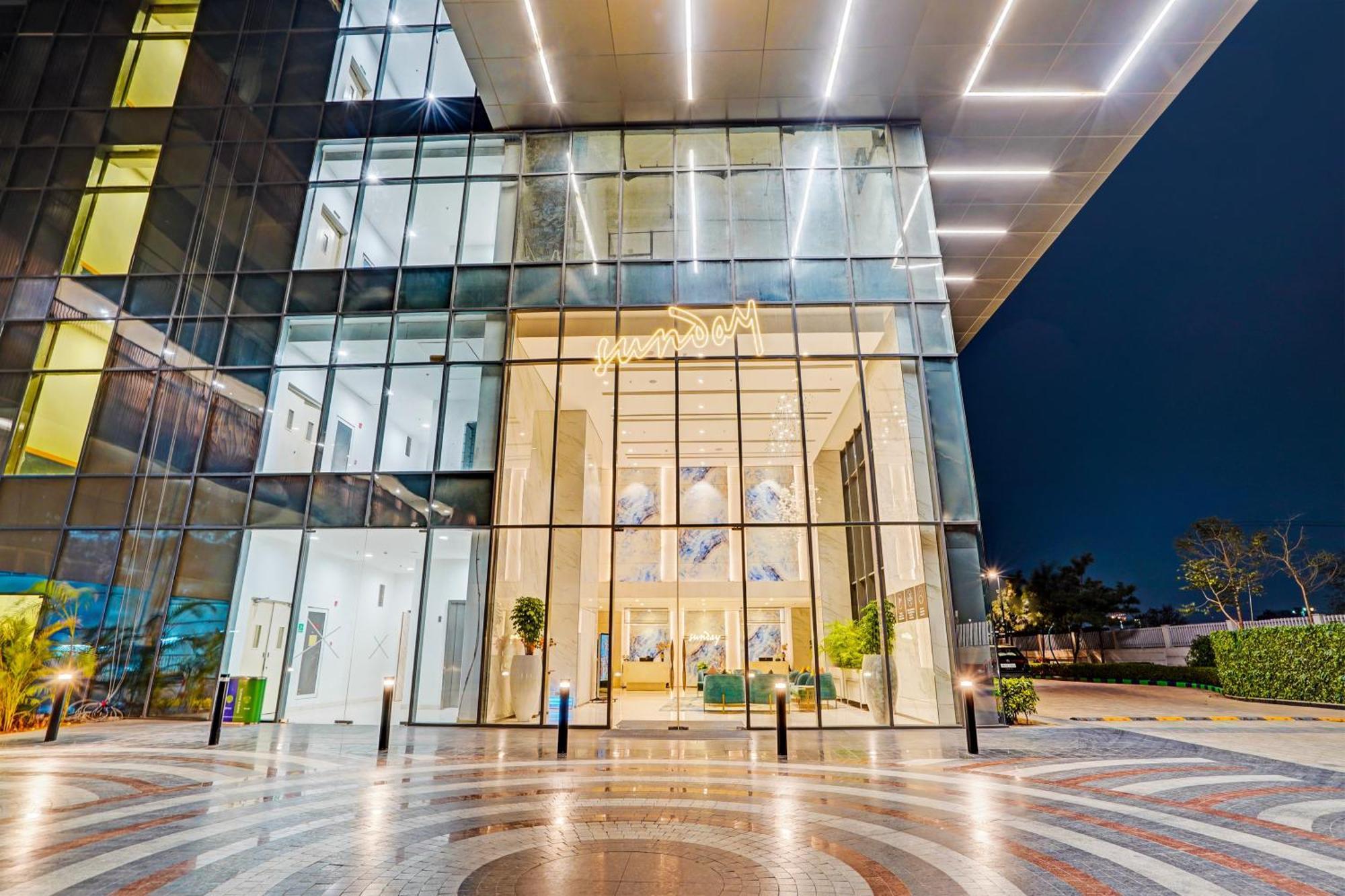 Sunday Hotels And Residences 古尔冈 外观 照片
