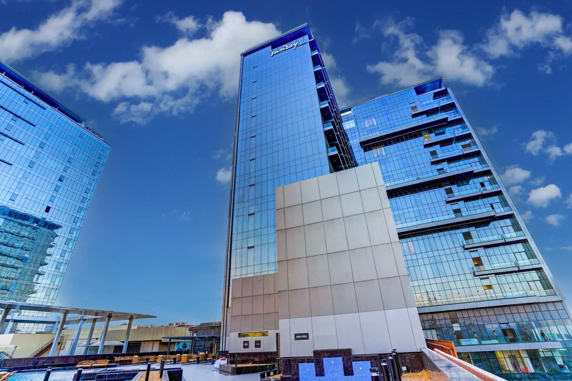 Sunday Hotels And Residences 古尔冈 外观 照片