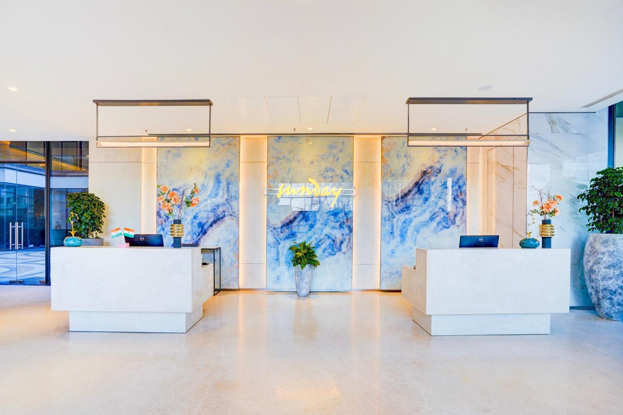 Sunday Hotels And Residences 古尔冈 外观 照片