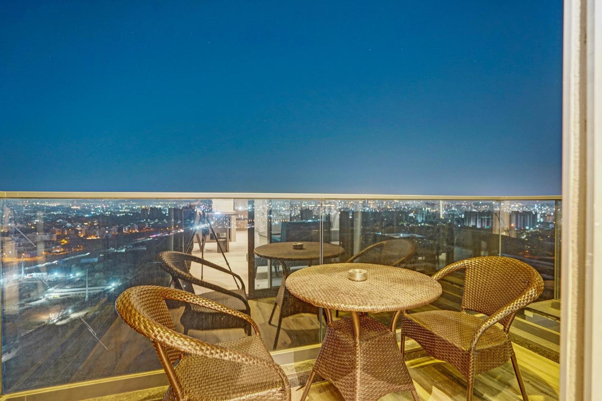 Sunday Hotels And Residences 古尔冈 外观 照片
