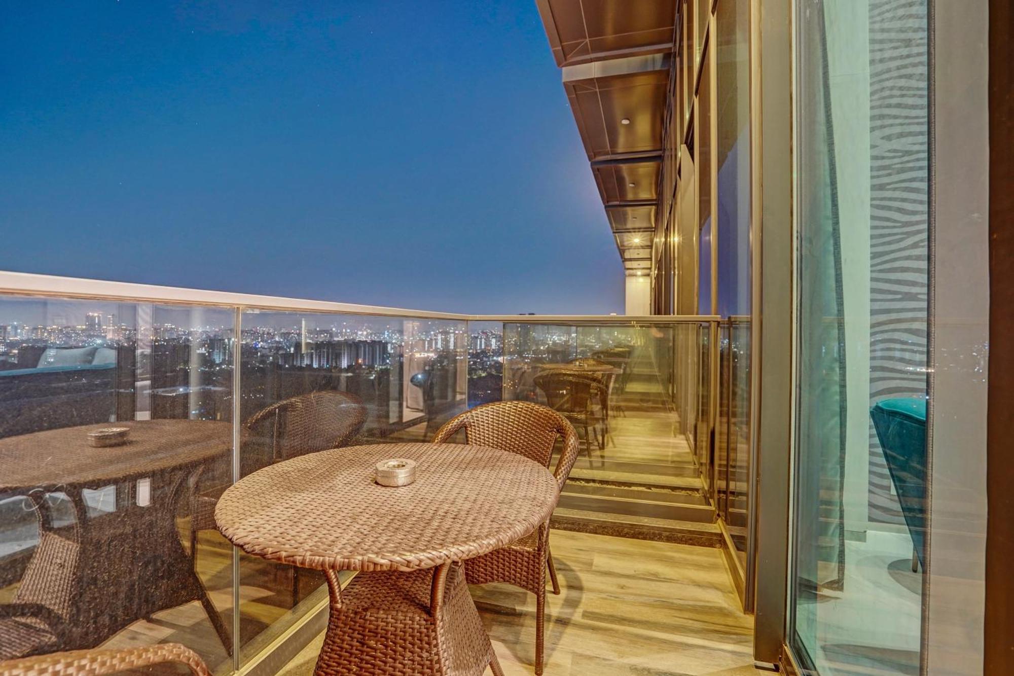 Sunday Hotels And Residences 古尔冈 外观 照片