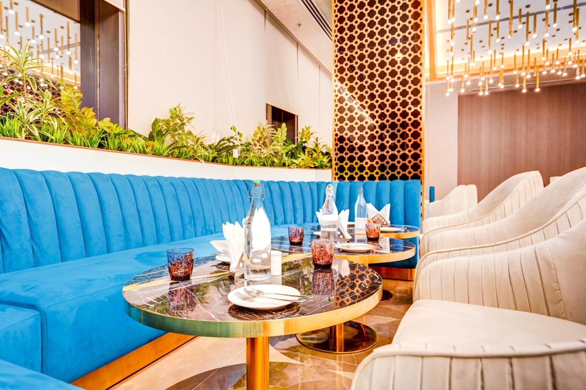 Sunday Hotels And Residences 古尔冈 外观 照片