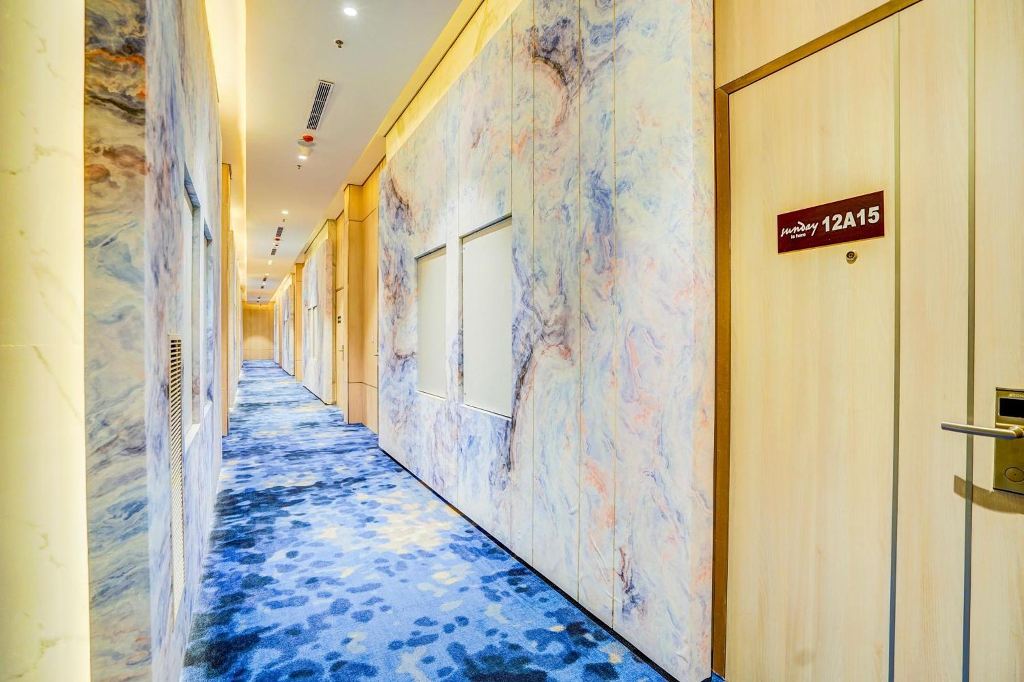 Sunday Hotels And Residences 古尔冈 外观 照片