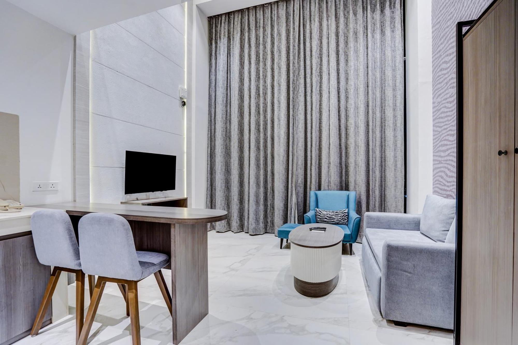 Sunday Hotels And Residences 古尔冈 外观 照片